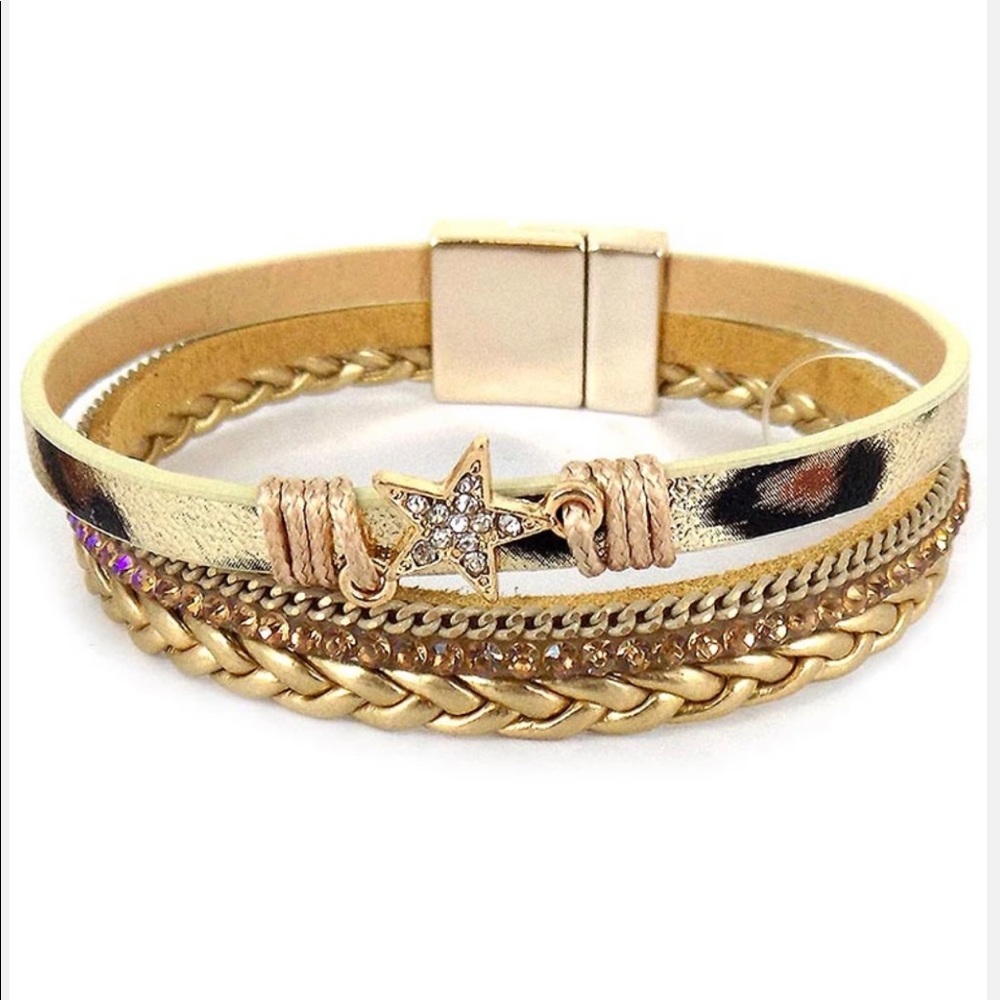 🌻BOGO Gold Tone Star and Leopard Bracelet
